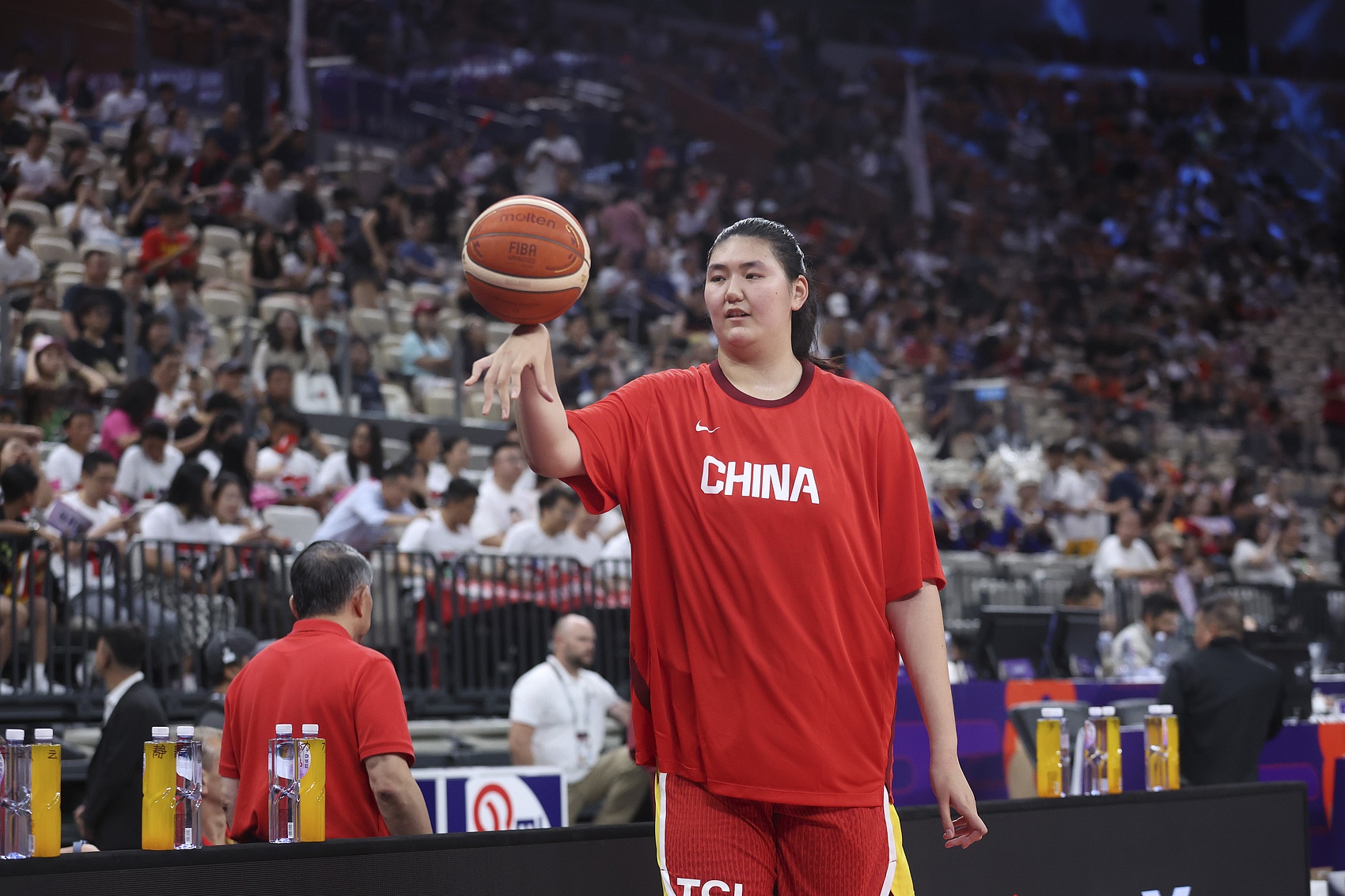 世界杯高清比赛观看入口-媒体人：张子宇是双刃剑 提供高效个人进攻 但影响全队的攻防发挥