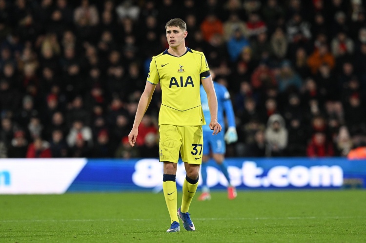 世界杯手机直播软件-欧冠将战法兰克福,记者:范德芬和波罗今日都缺席了热刺训练